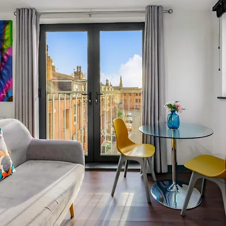 Modern In Leeds Apartment *